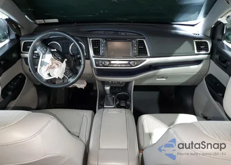 2018 Toyota Highlander Le z USA, uszkodzony, nr VIN 5TDBZRFH3JS484910